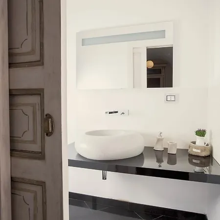 本迪内利-萨乌利公寓