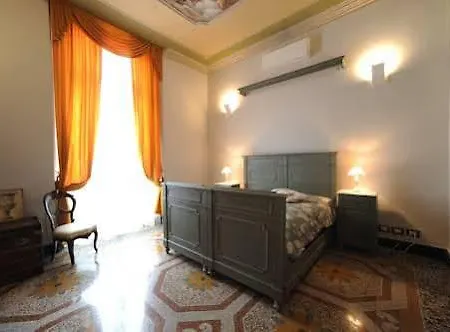 本迪内利-萨乌利公寓 公寓 *